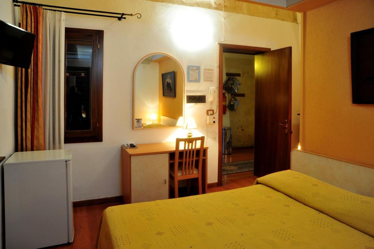 B&B Viaprimaldo Camere Otranto Exterior photo
